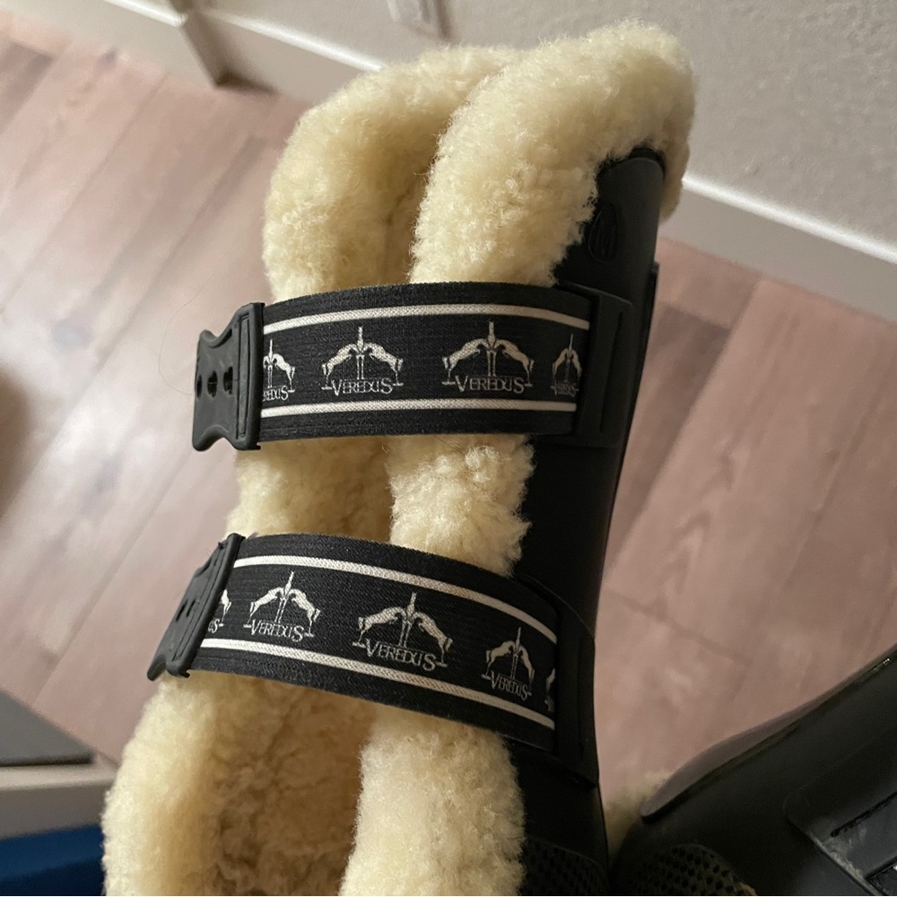 Veredus Grand Prix sheepskin Black front and hind boots set - Picture 7 of 11